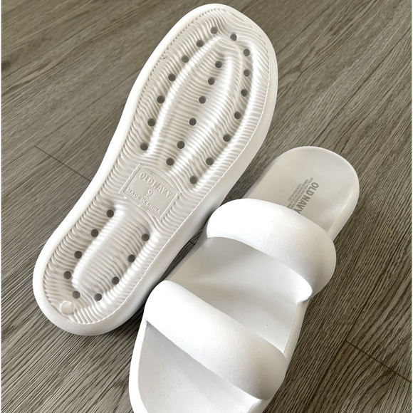 NWOT🏷️ Old Navy Slides - Picture 3 of 3